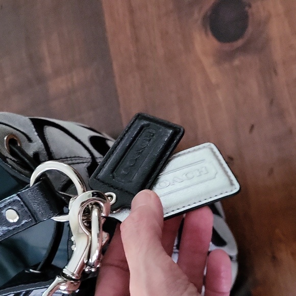 Coach Signature Poppy Drawstring Crossbody Bucket Bag - Black - Picture 4 of 12